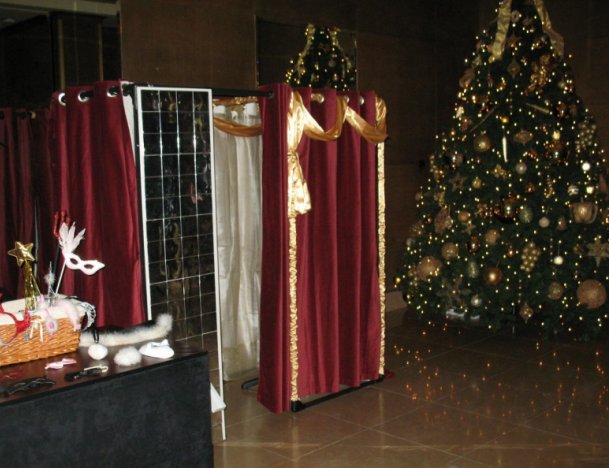 A Pergola Christmas Party Photo Booth.
           No Christmas party is complete without a
           Pergola Christmas Party Photobooth.

           Pergola offers photobooth hire throughout the UK.
           